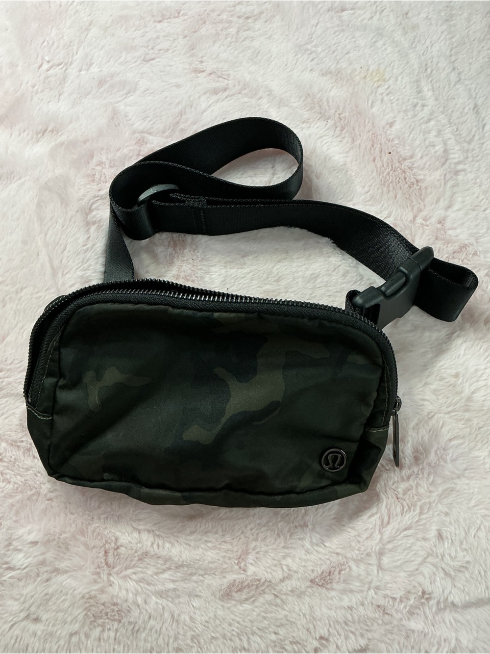 lululemon athletica Black Camo Belt Bag D23
